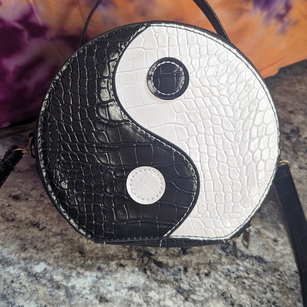 Ying Yang crossbody bag detachable strap, unbranded
